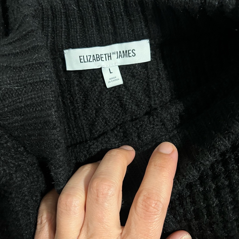 Elizabeth and James Black Knit Sweater Sz L